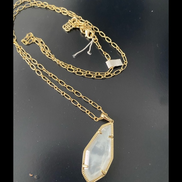 Kendra Scott Jewelry - Kendra Scott NWOT Mother of Pearl Necklace